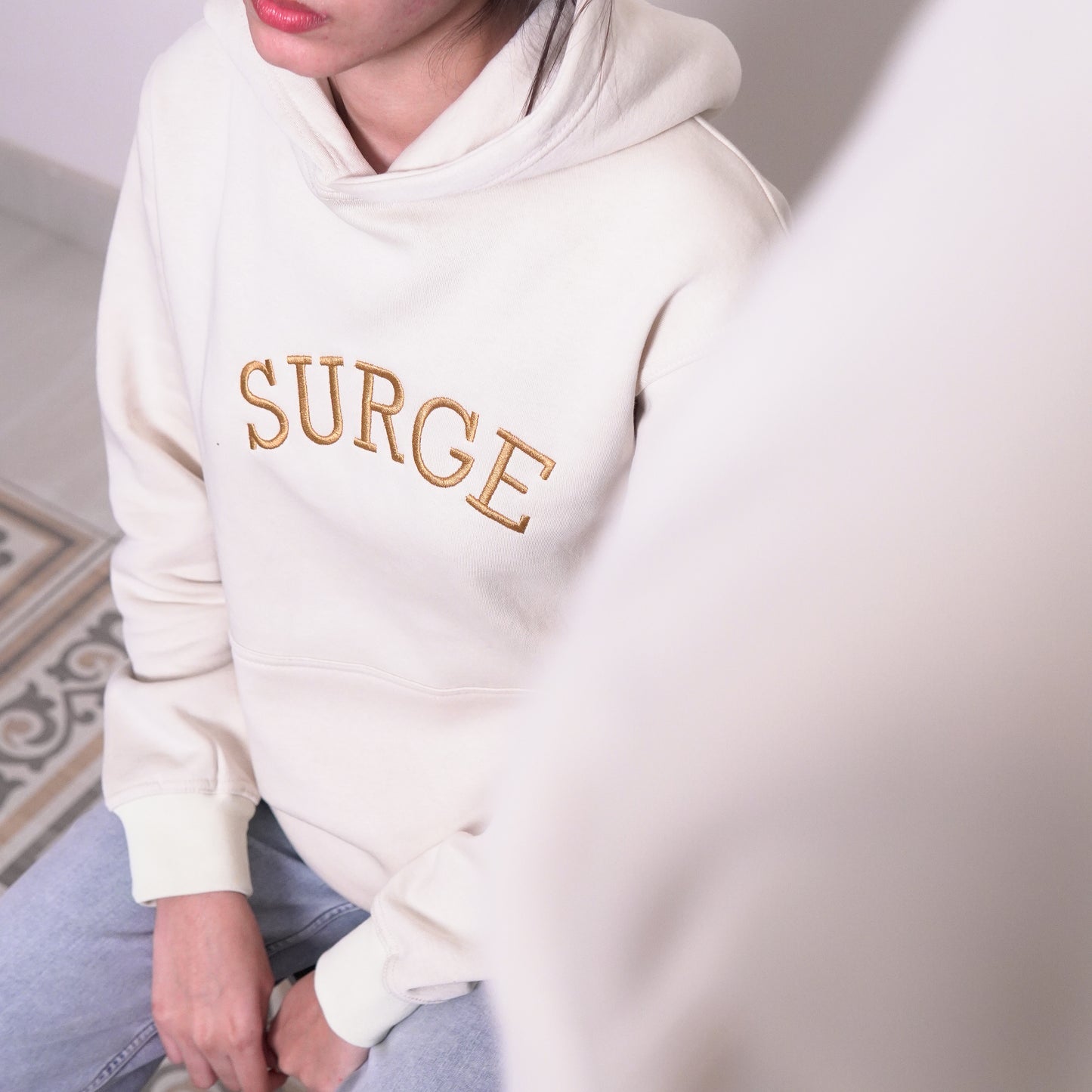 SURGE Minimalist Hoodie – Gold White Edition